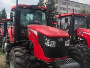 yar-step-yto-nlx-1304-tractor-01